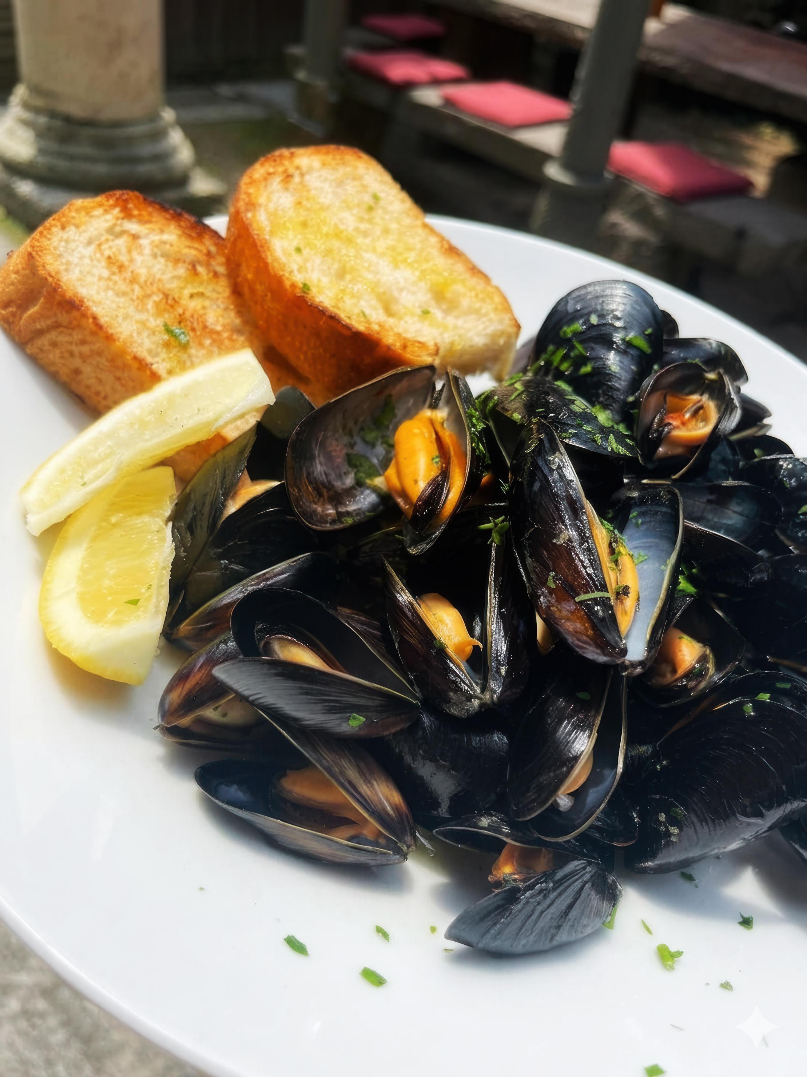 Cozze alla marinara con crostoni